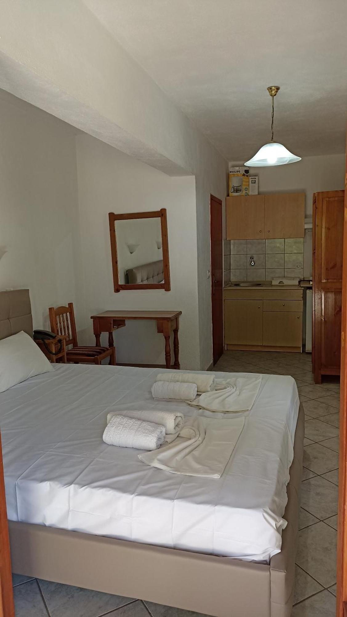 Karapataki Apartment *