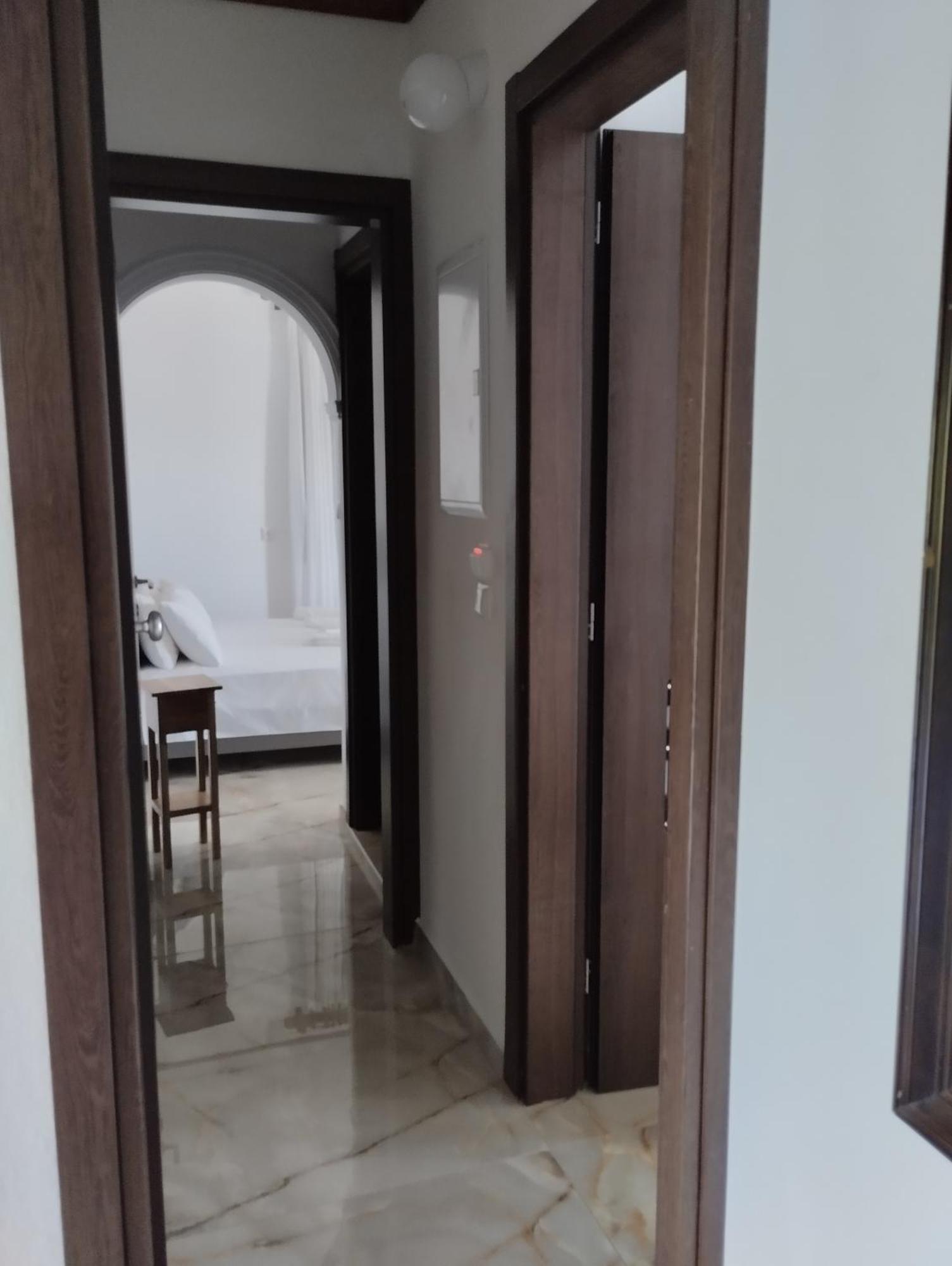 Karapataki Apartment *