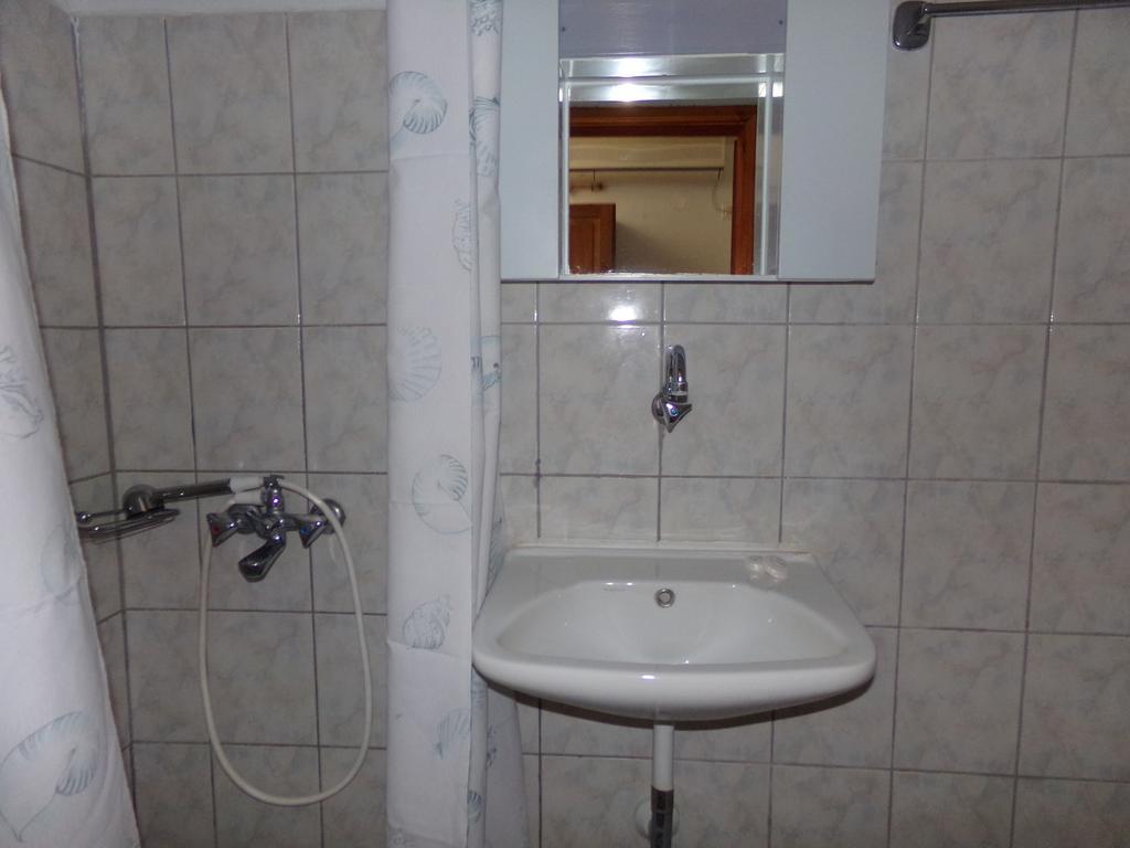 Apartment Karapataki